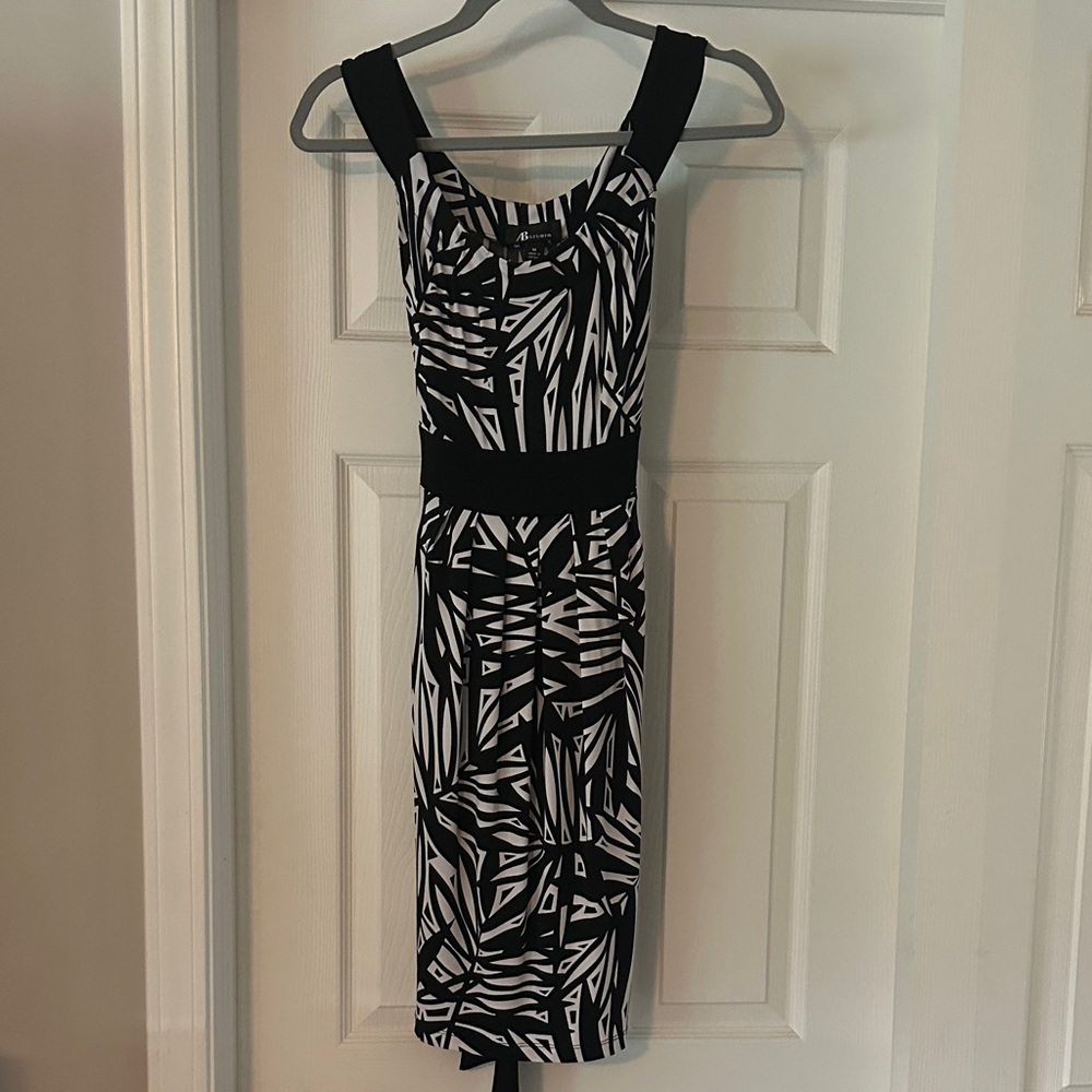 AB Studio Black and White Geometric Midi Dress